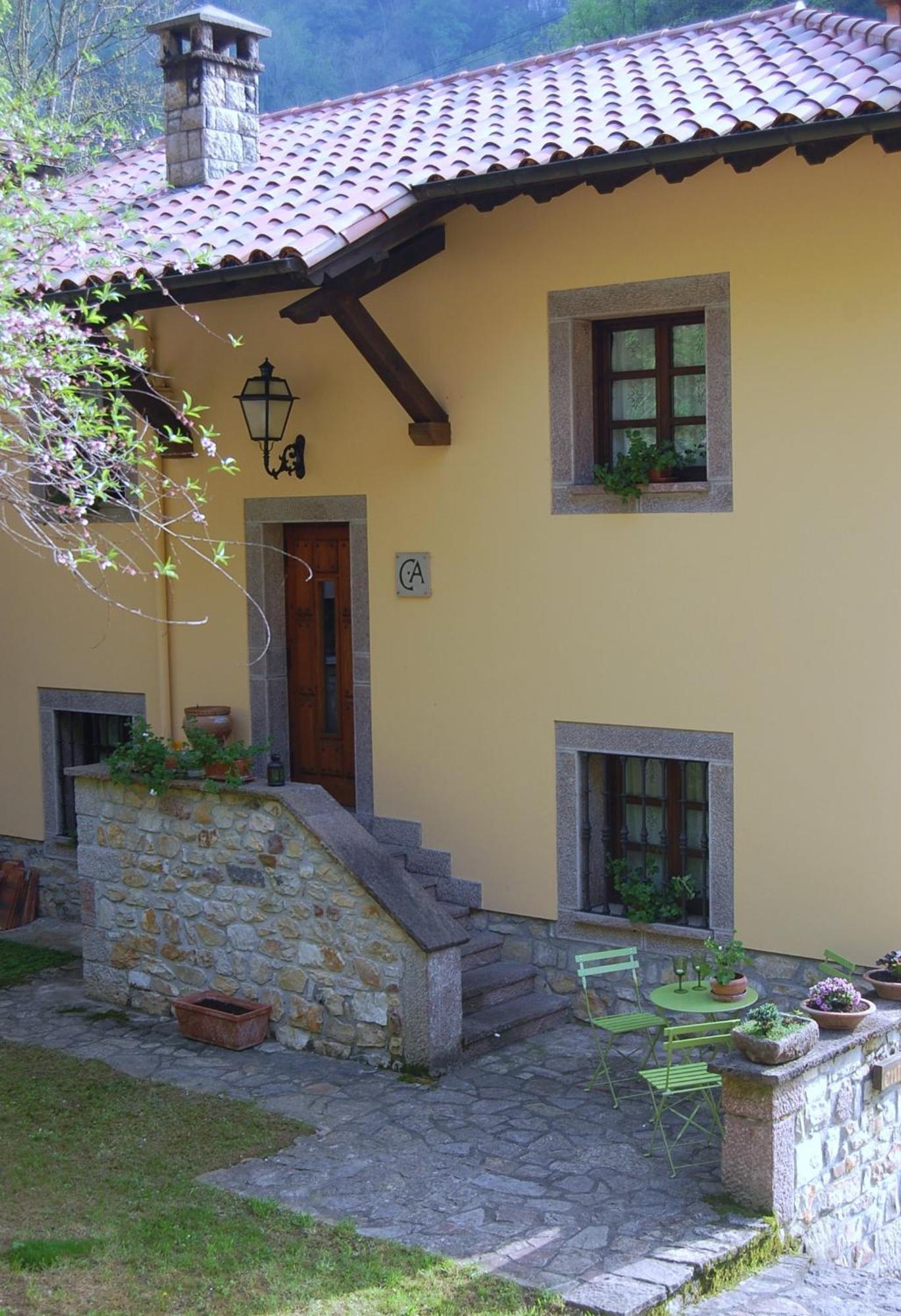 Casa Aspron Guest House Covadonga Exterior photo